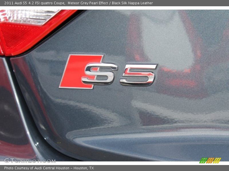 Meteor Grey Pearl Effect / Black Silk Nappa Leather 2011 Audi S5 4.2 FSI quattro Coupe