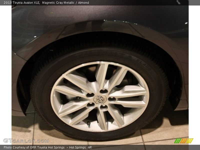 Magnetic Gray Metallic / Almond 2013 Toyota Avalon XLE