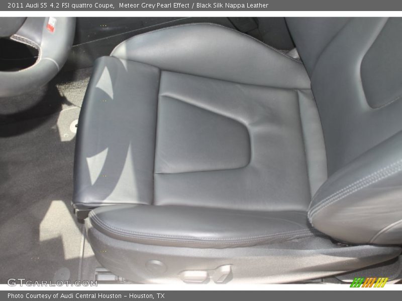Meteor Grey Pearl Effect / Black Silk Nappa Leather 2011 Audi S5 4.2 FSI quattro Coupe