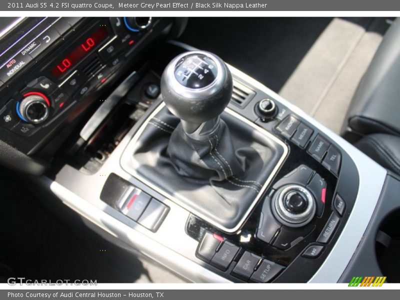  2011 S5 4.2 FSI quattro Coupe 6 Speed Manual Shifter