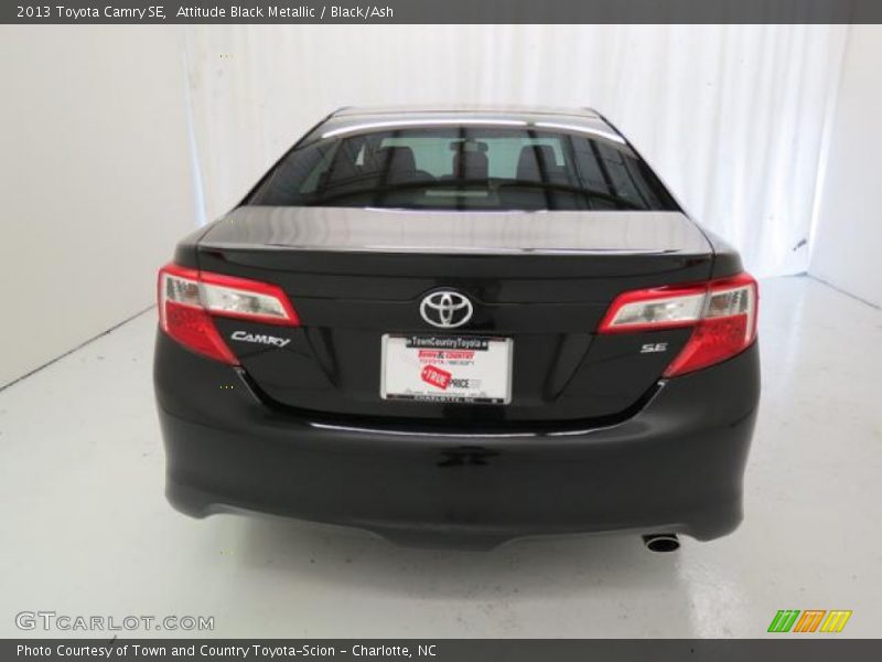 Attitude Black Metallic / Black/Ash 2013 Toyota Camry SE