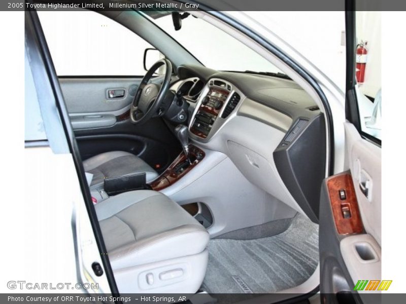 Millenium Silver Metallic / Gray 2005 Toyota Highlander Limited