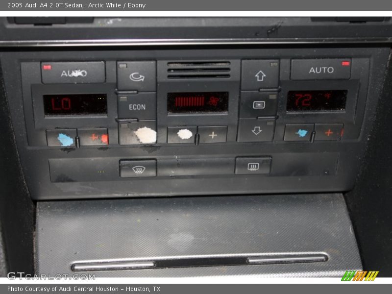Arctic White / Ebony 2005 Audi A4 2.0T Sedan