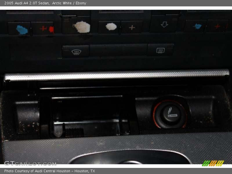 Arctic White / Ebony 2005 Audi A4 2.0T Sedan