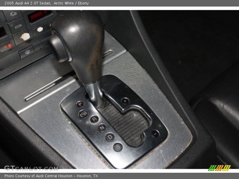 Arctic White / Ebony 2005 Audi A4 2.0T Sedan