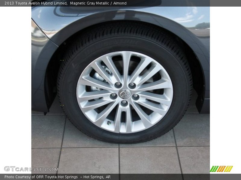 Magnetic Gray Metallic / Almond 2013 Toyota Avalon Hybrid Limited