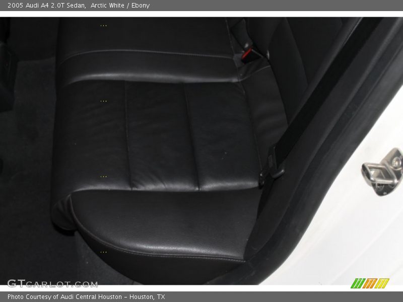 Arctic White / Ebony 2005 Audi A4 2.0T Sedan