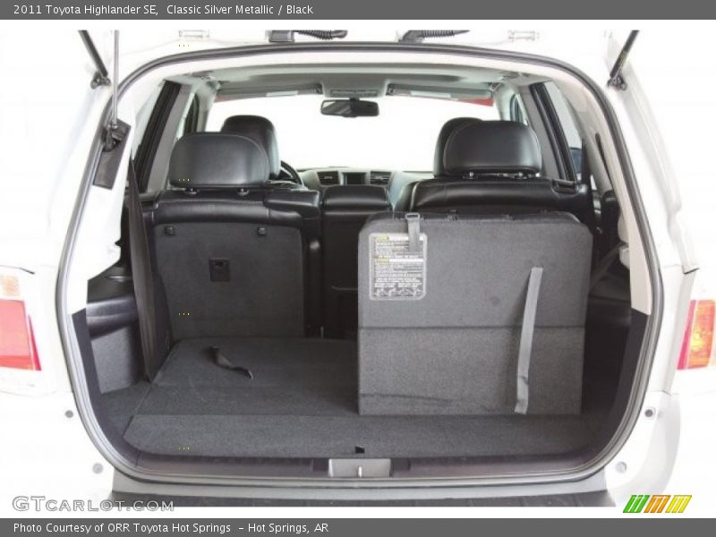 Classic Silver Metallic / Black 2011 Toyota Highlander SE