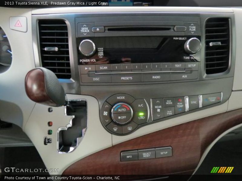 Controls of 2013 Sienna XLE