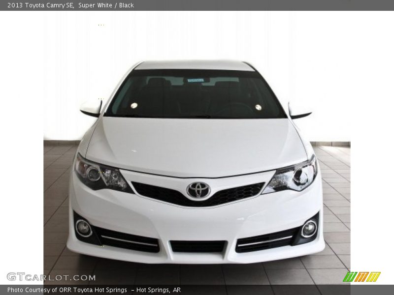 Super White / Black 2013 Toyota Camry SE