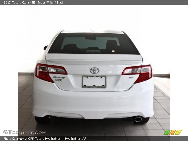 Super White / Black 2013 Toyota Camry SE