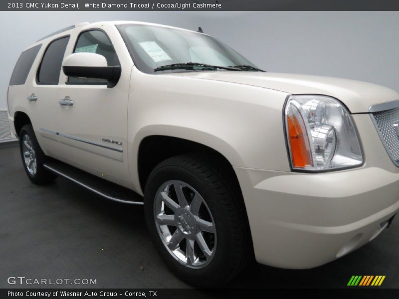 White Diamond Tricoat / Cocoa/Light Cashmere 2013 GMC Yukon Denali