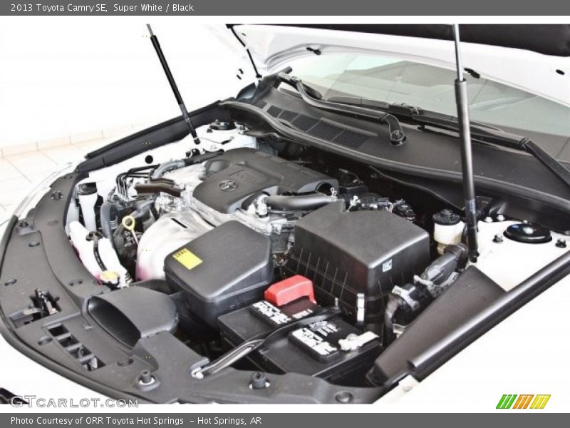 Super White / Black 2013 Toyota Camry SE