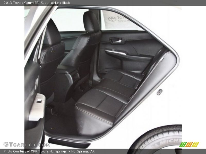 Super White / Black 2013 Toyota Camry SE