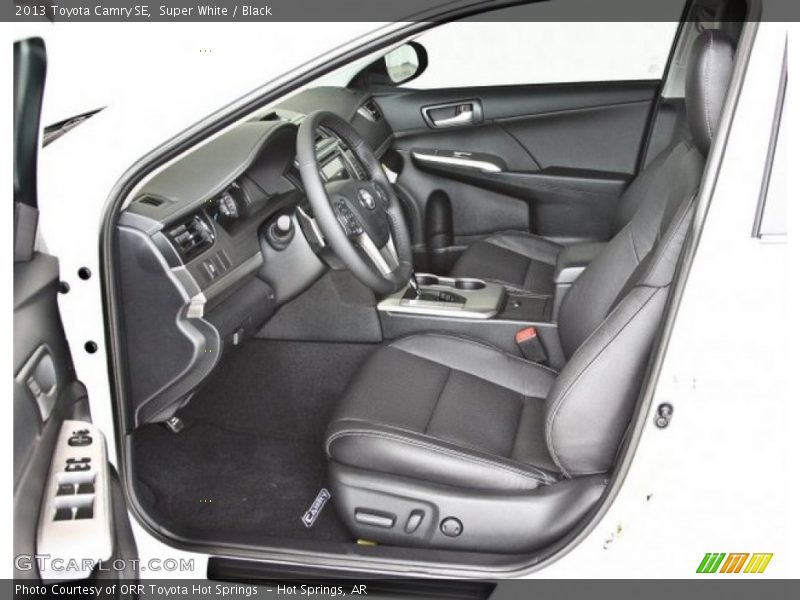 Super White / Black 2013 Toyota Camry SE