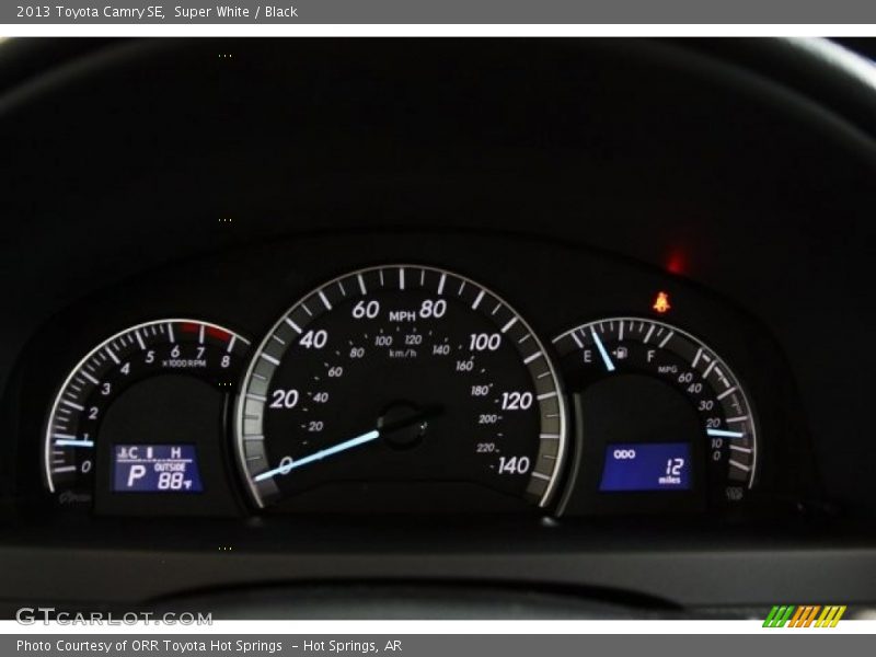Super White / Black 2013 Toyota Camry SE