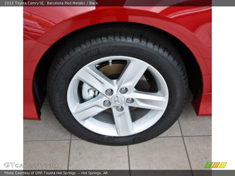 Barcelona Red Metallic / Black 2013 Toyota Camry SE