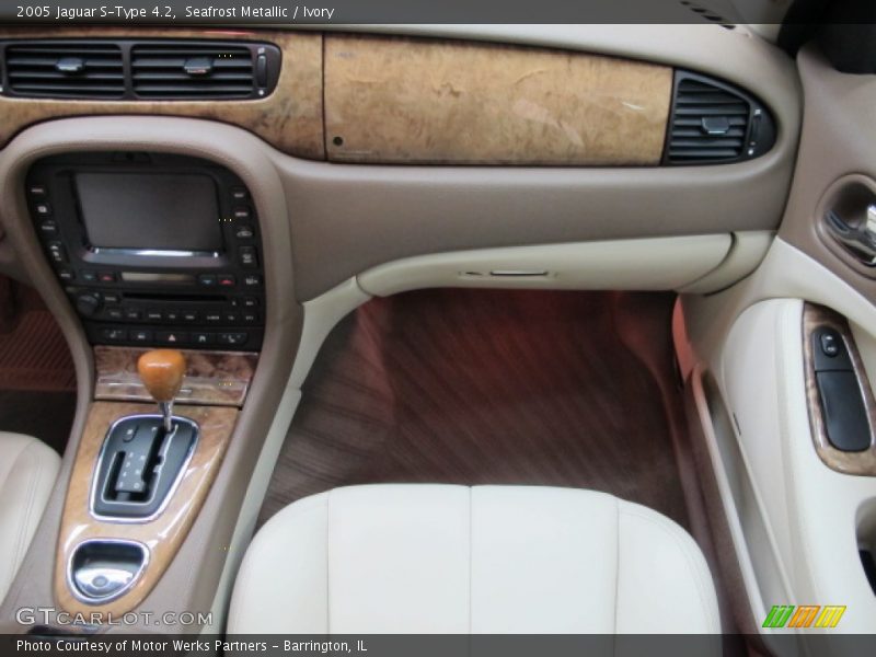 Seafrost Metallic / Ivory 2005 Jaguar S-Type 4.2