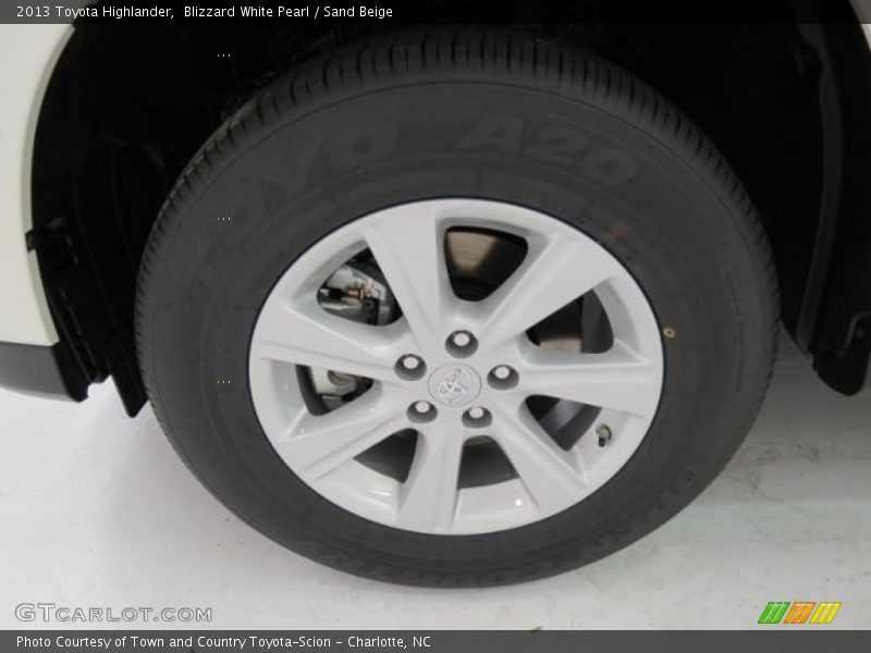 Blizzard White Pearl / Sand Beige 2013 Toyota Highlander