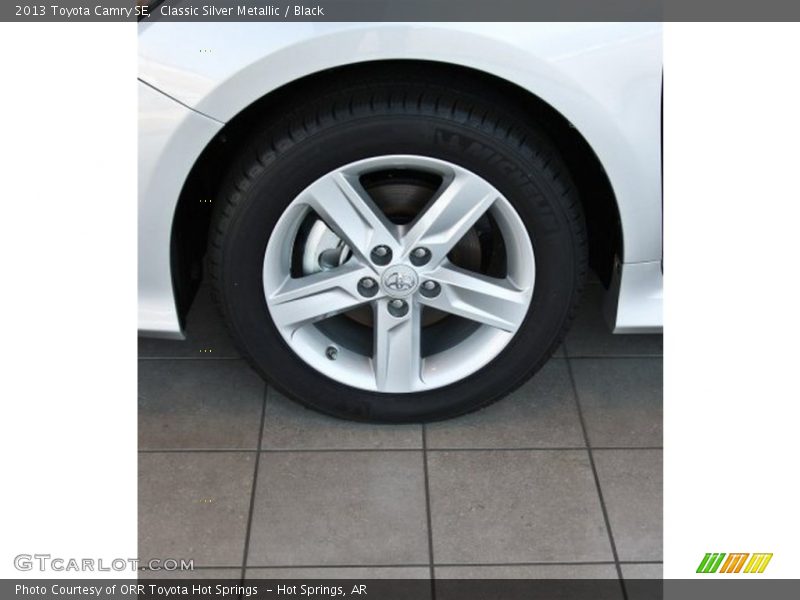 Classic Silver Metallic / Black 2013 Toyota Camry SE