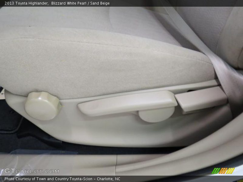 Blizzard White Pearl / Sand Beige 2013 Toyota Highlander