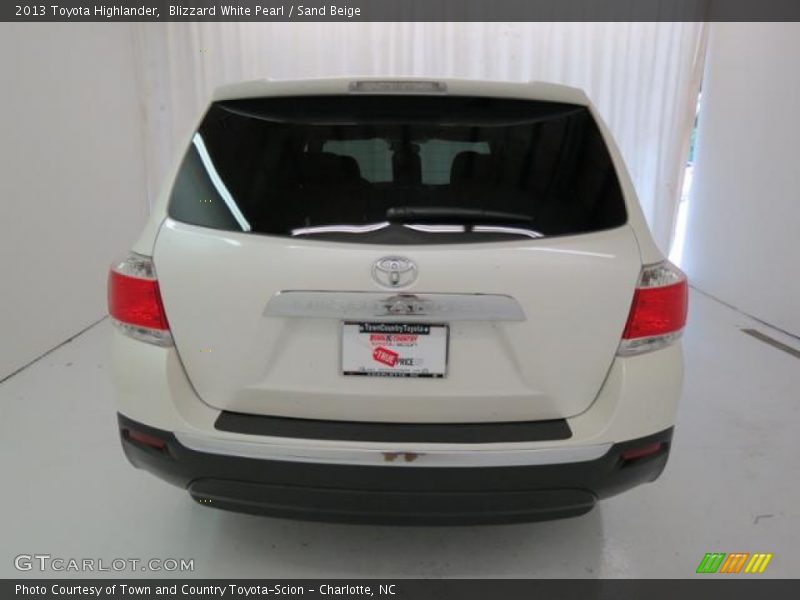 Blizzard White Pearl / Sand Beige 2013 Toyota Highlander