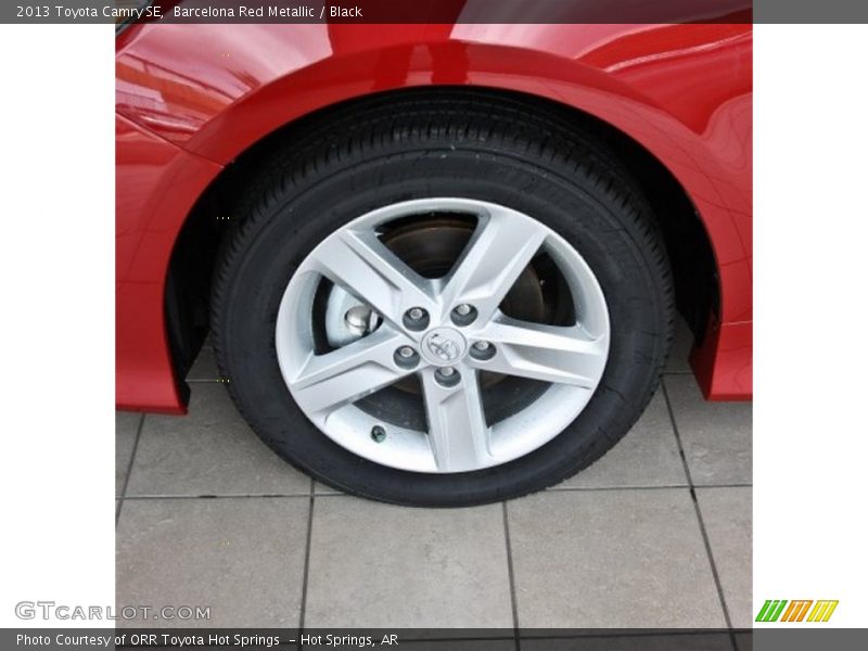 Barcelona Red Metallic / Black 2013 Toyota Camry SE