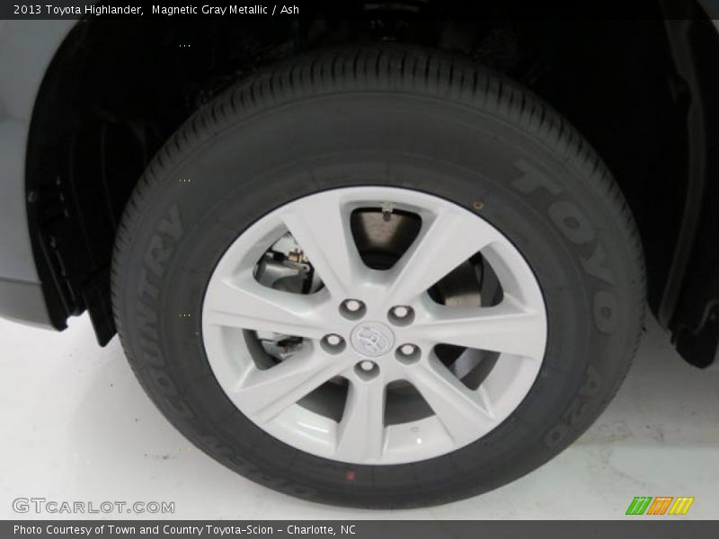 Magnetic Gray Metallic / Ash 2013 Toyota Highlander