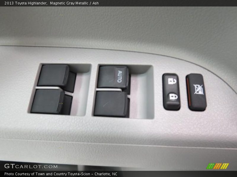 Magnetic Gray Metallic / Ash 2013 Toyota Highlander