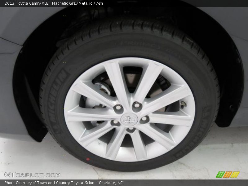 Magnetic Gray Metallic / Ash 2013 Toyota Camry XLE