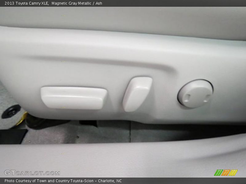 Magnetic Gray Metallic / Ash 2013 Toyota Camry XLE