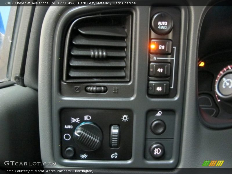Dark Gray Metallic / Dark Charcoal 2003 Chevrolet Avalanche 1500 Z71 4x4
