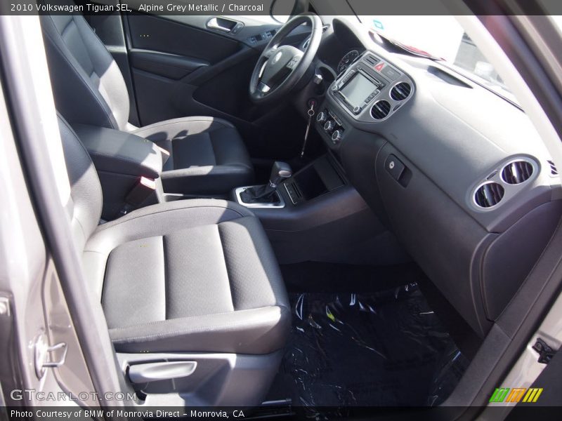 Alpine Grey Metallic / Charcoal 2010 Volkswagen Tiguan SEL