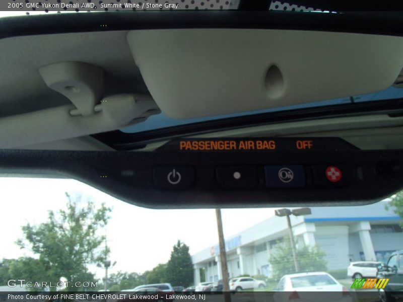 Summit White / Stone Gray 2005 GMC Yukon Denali AWD