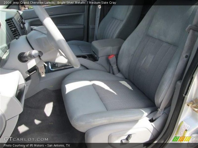 Front Seat of 2006 Grand Cherokee Laredo