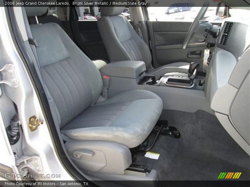 Front Seat of 2006 Grand Cherokee Laredo