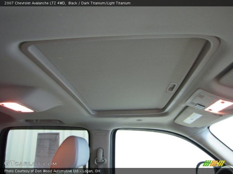 Black / Dark Titanium/Light Titanium 2007 Chevrolet Avalanche LTZ 4WD
