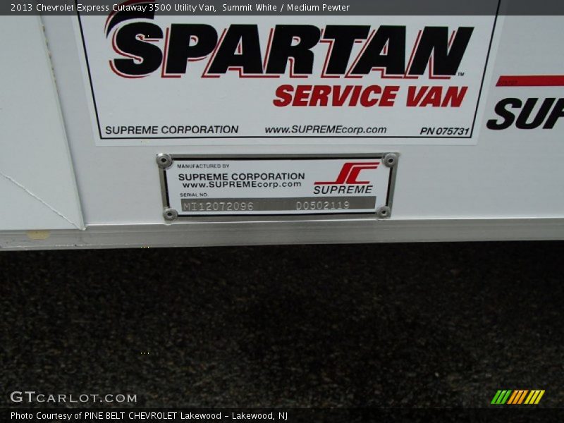 Summit White / Medium Pewter 2013 Chevrolet Express Cutaway 3500 Utility Van
