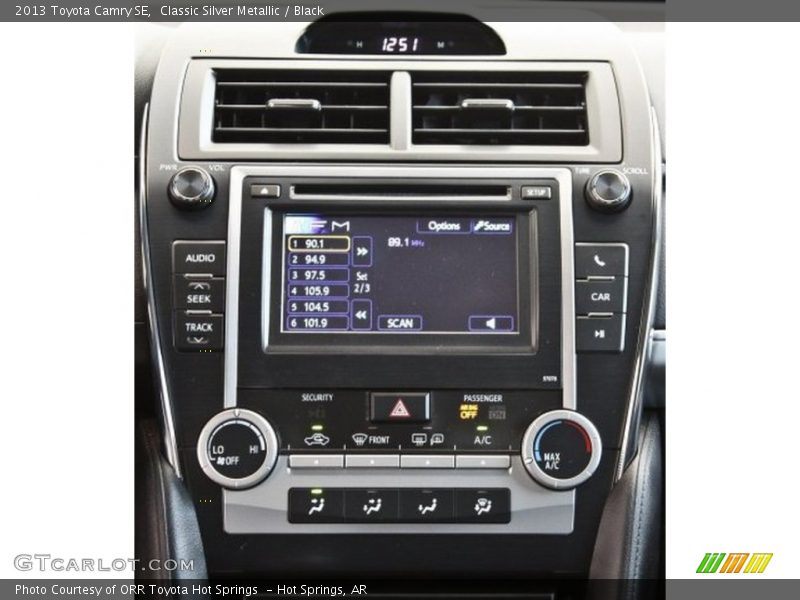 Classic Silver Metallic / Black 2013 Toyota Camry SE