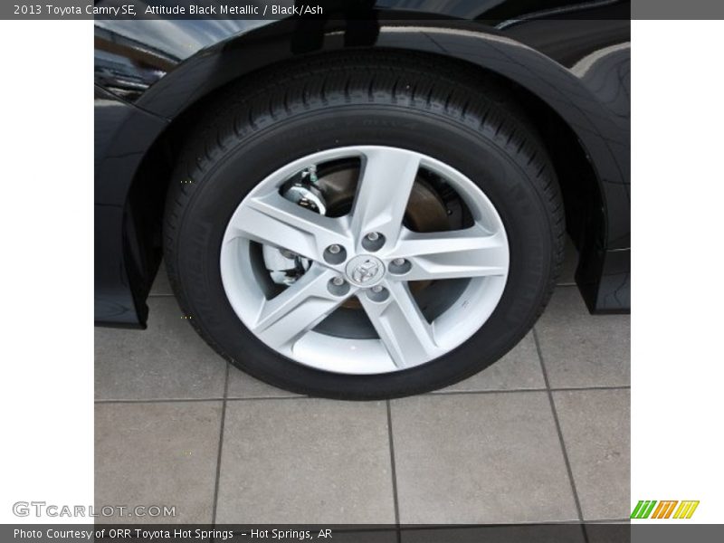 Attitude Black Metallic / Black/Ash 2013 Toyota Camry SE