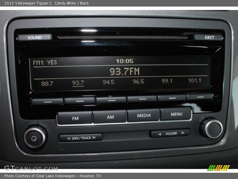 Candy White / Black 2013 Volkswagen Tiguan S