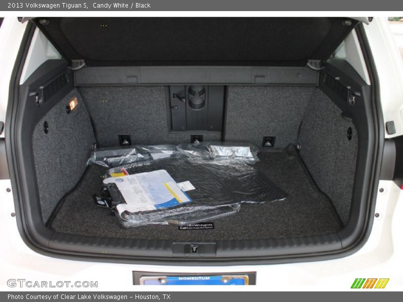 Candy White / Black 2013 Volkswagen Tiguan S