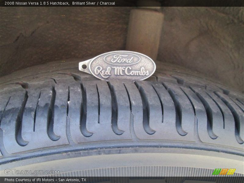 Brilliant Silver / Charcoal 2008 Nissan Versa 1.8 S Hatchback