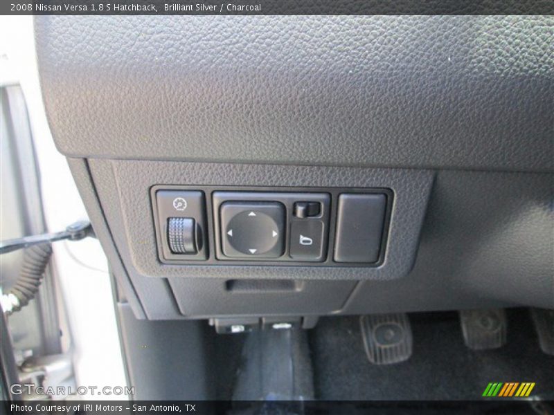 Brilliant Silver / Charcoal 2008 Nissan Versa 1.8 S Hatchback