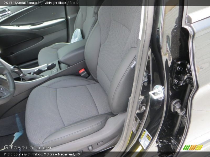 Midnight Black / Black 2013 Hyundai Sonata SE