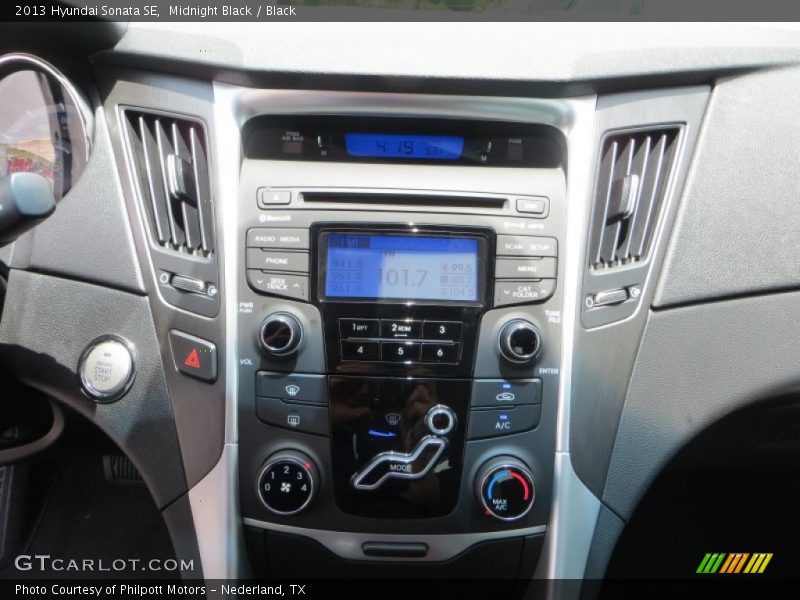 Midnight Black / Black 2013 Hyundai Sonata SE