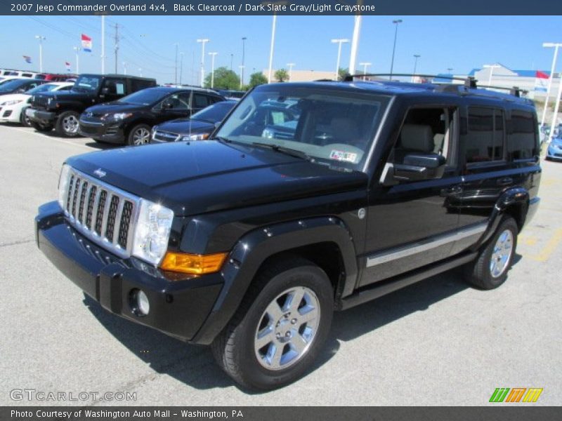 Front 3/4 View of 2007 Commander Overland 4x4