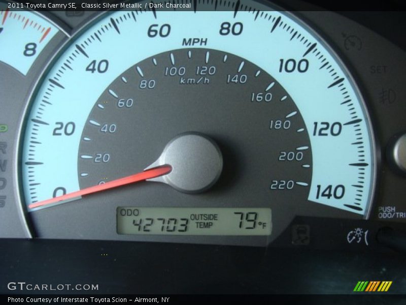 Classic Silver Metallic / Dark Charcoal 2011 Toyota Camry SE