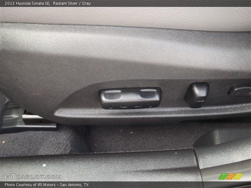 Radiant Silver / Gray 2013 Hyundai Sonata SE