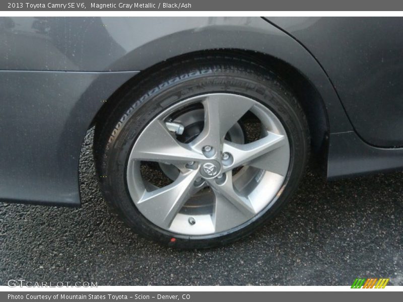 Magnetic Gray Metallic / Black/Ash 2013 Toyota Camry SE V6